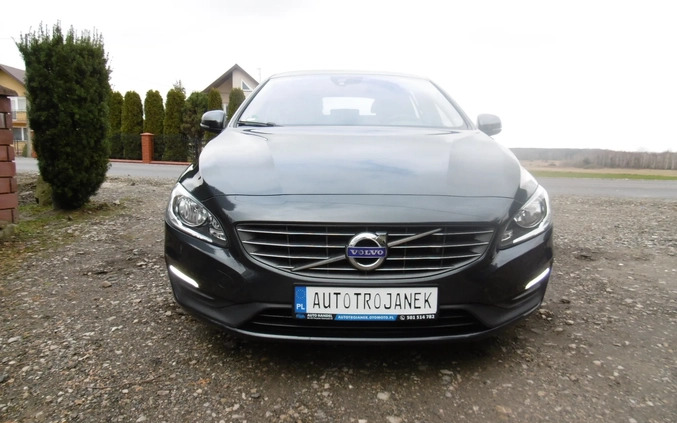 Volvo V60 cena 38900 przebieg: 274213, rok produkcji 2015 z Nowe Warpno małe 781